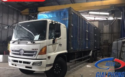 Xe tải thùng kín chở Pallet